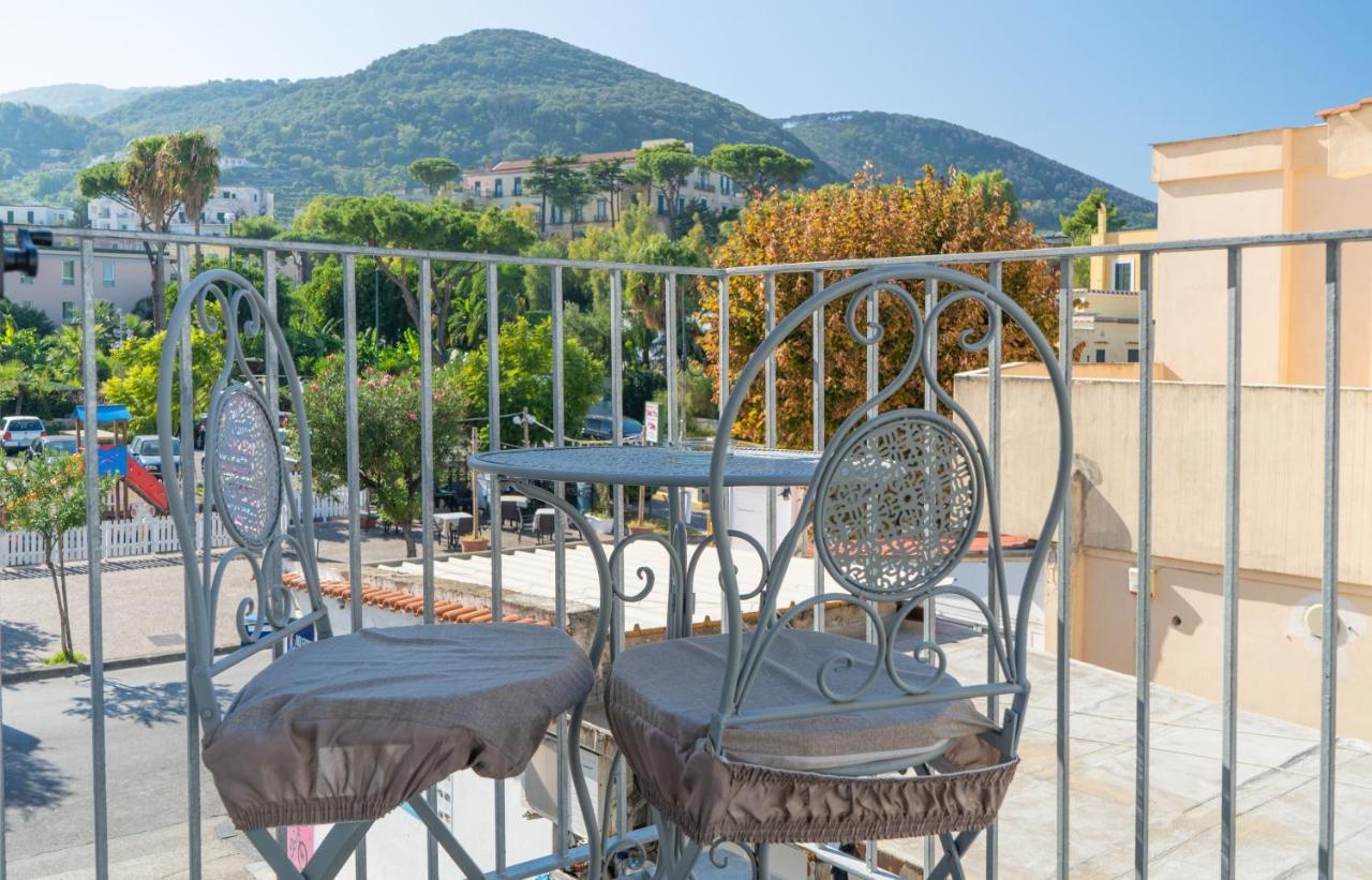 Alloggio Nuovissimo Al Centro E Rilassante Ischia Exterior photo
